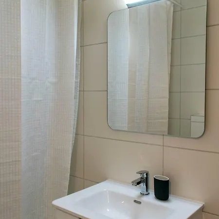 Magnifique De 2 Chambres A Coucher Avec Vue Sur Le Lac Διαμέρισμα